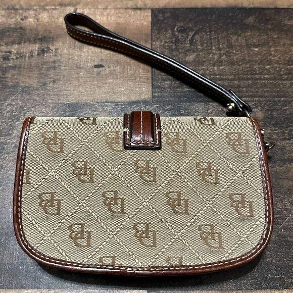 Dooney & Bourke Vintage Signature Wristlet - Picture 2 of 6